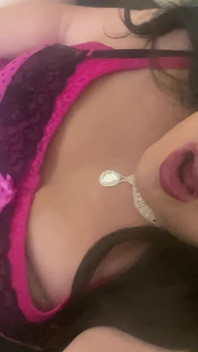 CD Krissy Sweets Si hraje s její hračkou a jejím těsným výstřikem