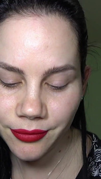 Piękna Anna Giantess bawi się z tobą w zbliżeniu POV