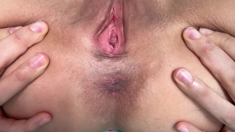 Ms Emmy Lynn: Muschi + arschloch zwinkert, nahaufnahme, herunterladbar