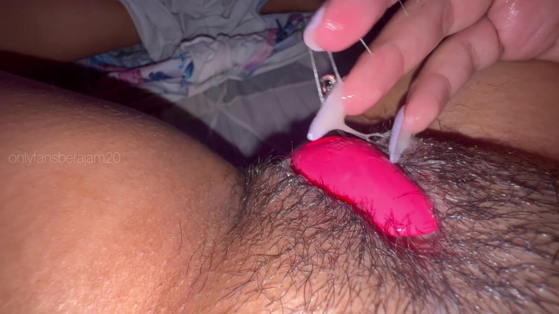 sofiasexxx: Mám novou hračku na masturbaci mé kundičky