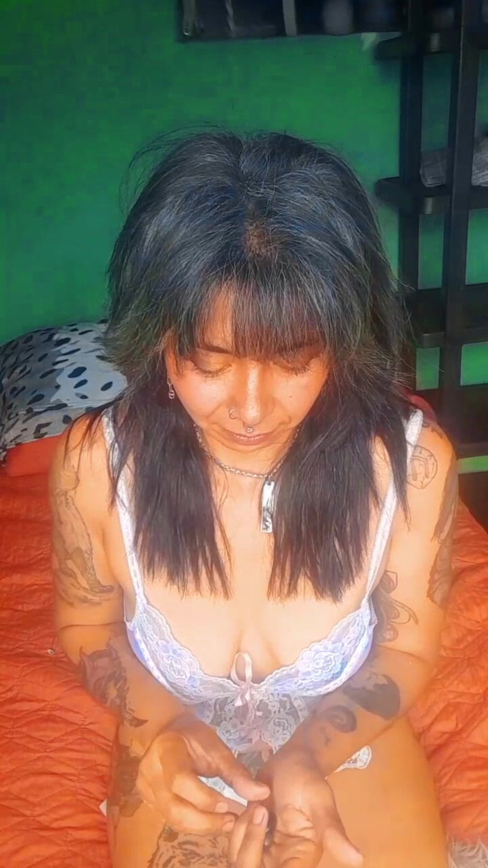 Casia Castro: Morning cigarrete