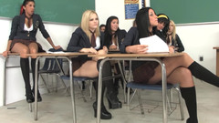 Asian Milfs n Teens: Kayla è una cagna dale cattive notizie