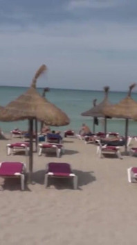 温泉はカップルは熱い弄を楽しんでいます