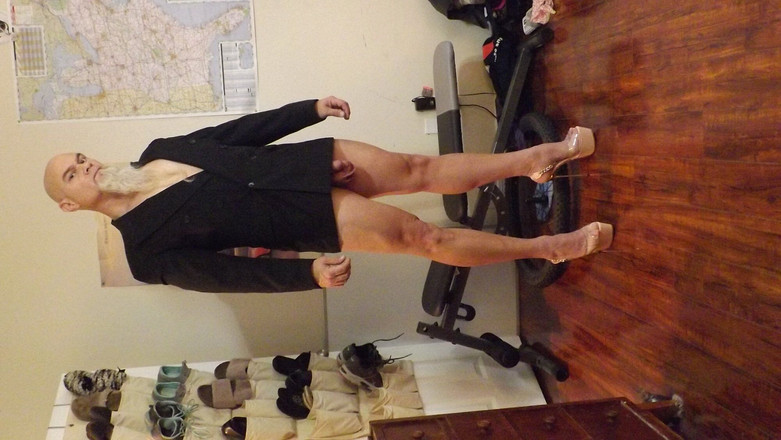 MrLeggs: Příliš sexy pro tuto košili, ale líbí se mi, protože...