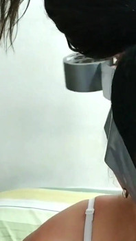 새엄마는 묶어 달라고 애원하고, 재갈을 묶고, 장난감을 가지고!