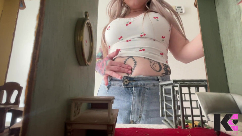 Kaiia Eve: Giganta con tinies gritando y tragándose toda la digestión en...