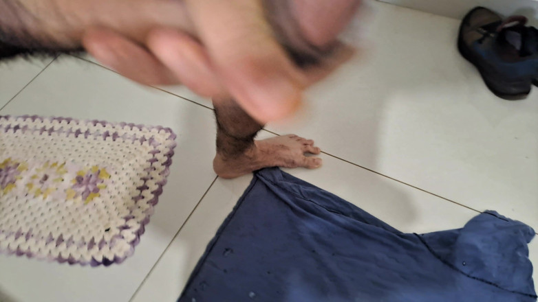 snappyblindfold3: Omul foarte excitat Pau Moreno, a decis să-și frece pula...