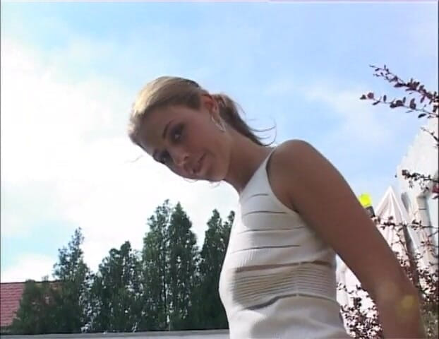 All about pee: Solo Pee Girls Simona sexy čůrací dívka