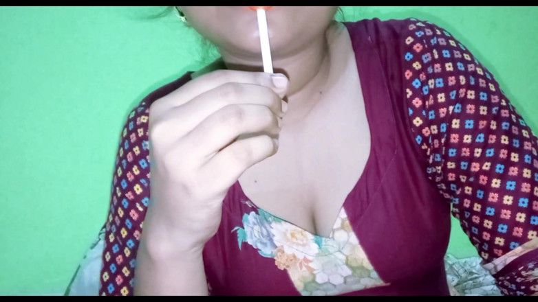Angel Surovi Lata: Deshi Bhabhiko Lolipop Deke Cudai Kiya Part_01