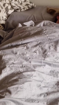 Azgın amatör orta yaşlı seksi kadın uyanıyor ve güne başlıyor