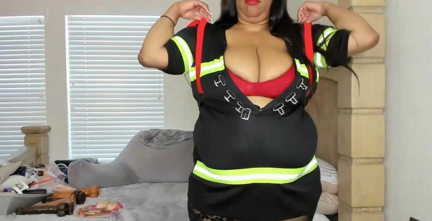 Josie4yourpleasure: Come play with fire!