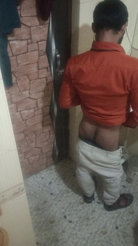 Ho girato il video da solo in bagno.