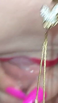 我的坚硬鸡巴被玩弄