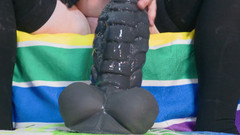 DaddyBigToys: Крупним планом, сеанс присідання з великою кількістю змазки та розтягнення