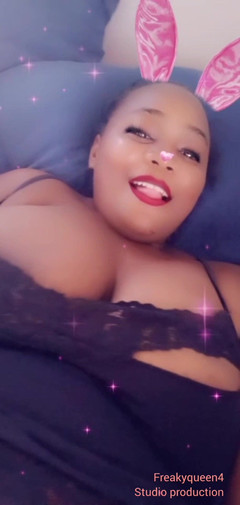Freakyqueen4: Striptis menggoda untuk kontol sange