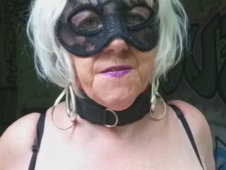 PureVicky66: Jeux de masque dans la nature avec une mamie BBW...