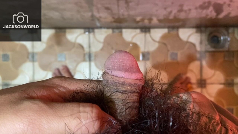 Jackson World: Masturbarea sexy de la baie nu a mai putut rezista