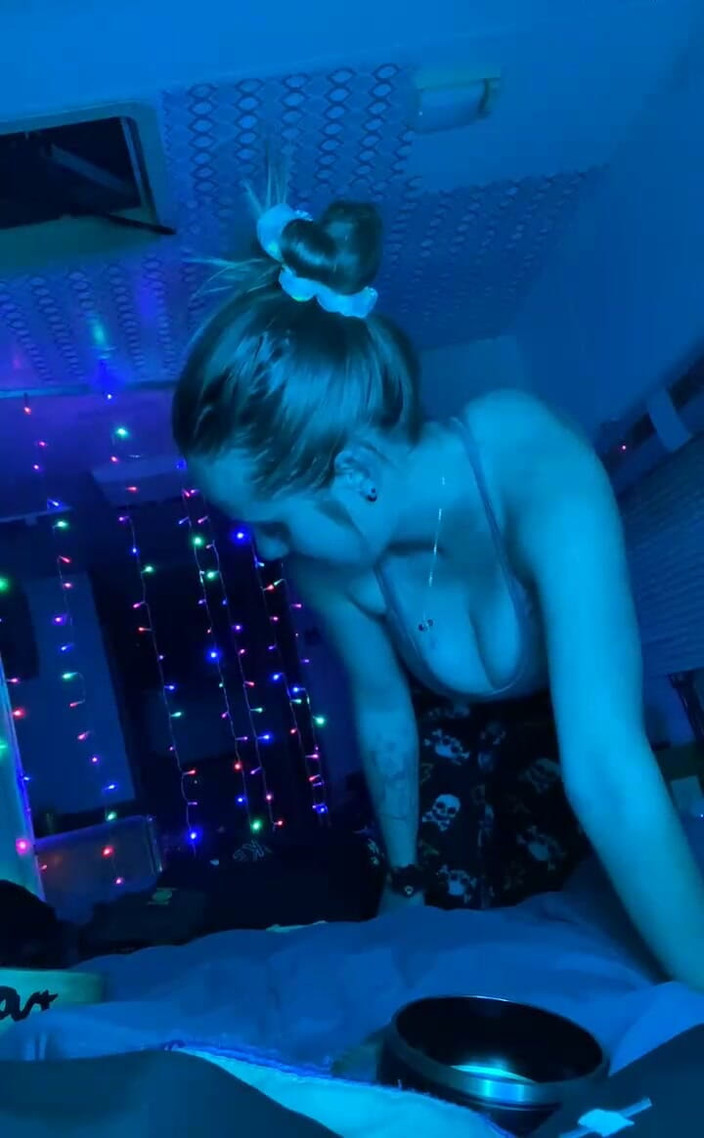 April Sparx: 스트림 시작