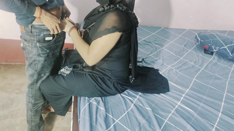 Soniya1997: Gerçek Hintçe ses pişirirken Müslüman yengenin sert göt sikişi