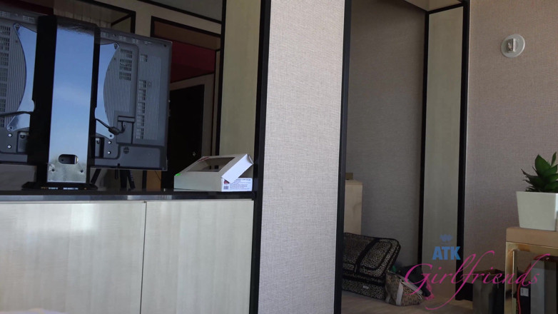 ATK Fans (Girlfriends): Liburan virtual di las vegas bareng natalie monroe bagian 3