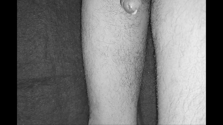 Desi_Porn_India: イケてるインド人男性が後射精を見せる。