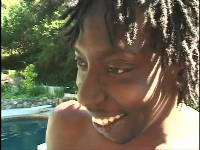 CBD Media Interracial: Orgía africana junto a la piscina