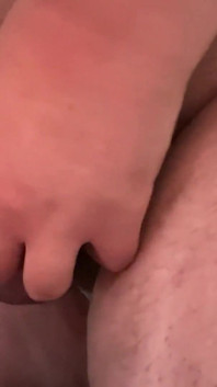 Pompa del pene appesa alle mie palle e 1 kg di peso sulle palle