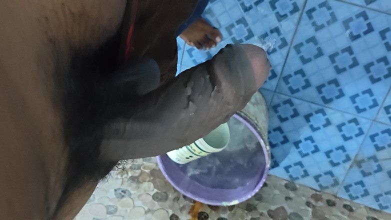 Tamil10inchesbbc: Tamil10inches BBC Splash Piss Session