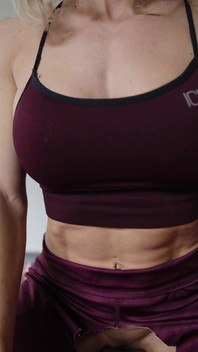 Šukej moji těsnou kundičku a creampie Mě v mých roztrhaných kalhotách na jógu