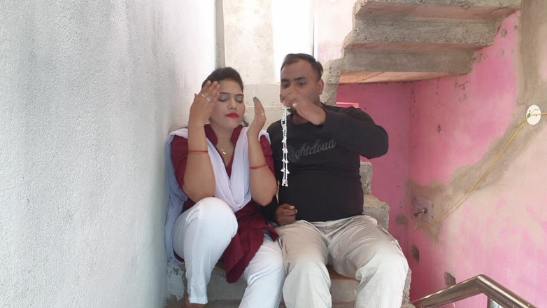 Sona bhabhi: Hintli üniversiteli çift açık havada seks videosu