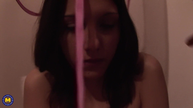 Mature NL: Dua wanita matang dengan seorang lelaki tua dan seorang remaja...