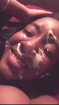 Antigo peituda negra menina facial