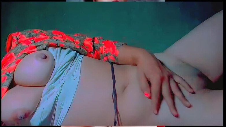 TricolorMusic3: 핑크 핫한 아름다운 보지의 젊음은 매우 불안합니다. 내 열기를 식히는 것 같은 느낌이 든다