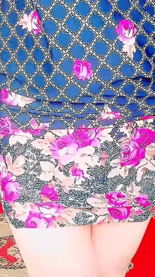 Kitty_Cross: Blond Bombshell Chronicles: Avtäck den fascinerande kraften och magnetisk karisma...