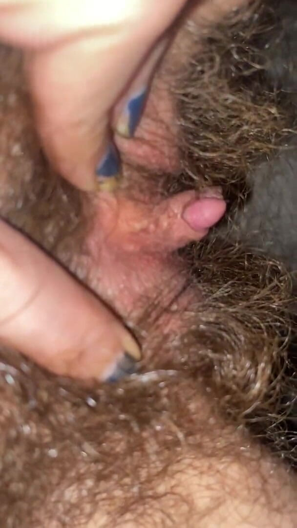 Cuteblonde666: Hairy pussy closeup