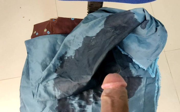 Satin and silky: Satin Silk Pissing Porn - Pissing on Grey Satin Saree of...