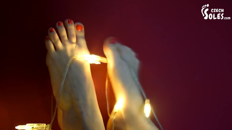 Czech Soles - foot fetish content: Gran provocación navideña descalza