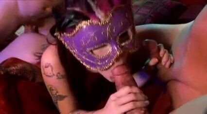 Perfect Porno: Schöne stripperinnen bekommen vierer-fick mit großen schwänzen