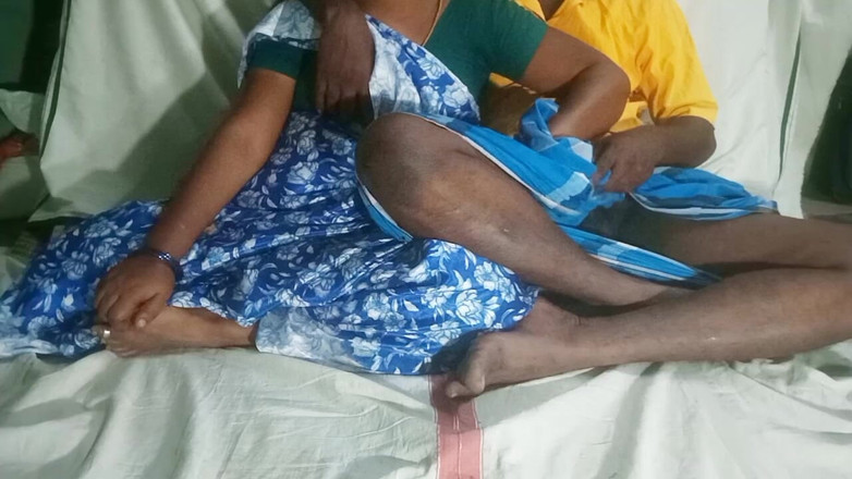 Desi Sathiya: Індійська дезі мила дружина чоловіка насолоджується романтичним моментом