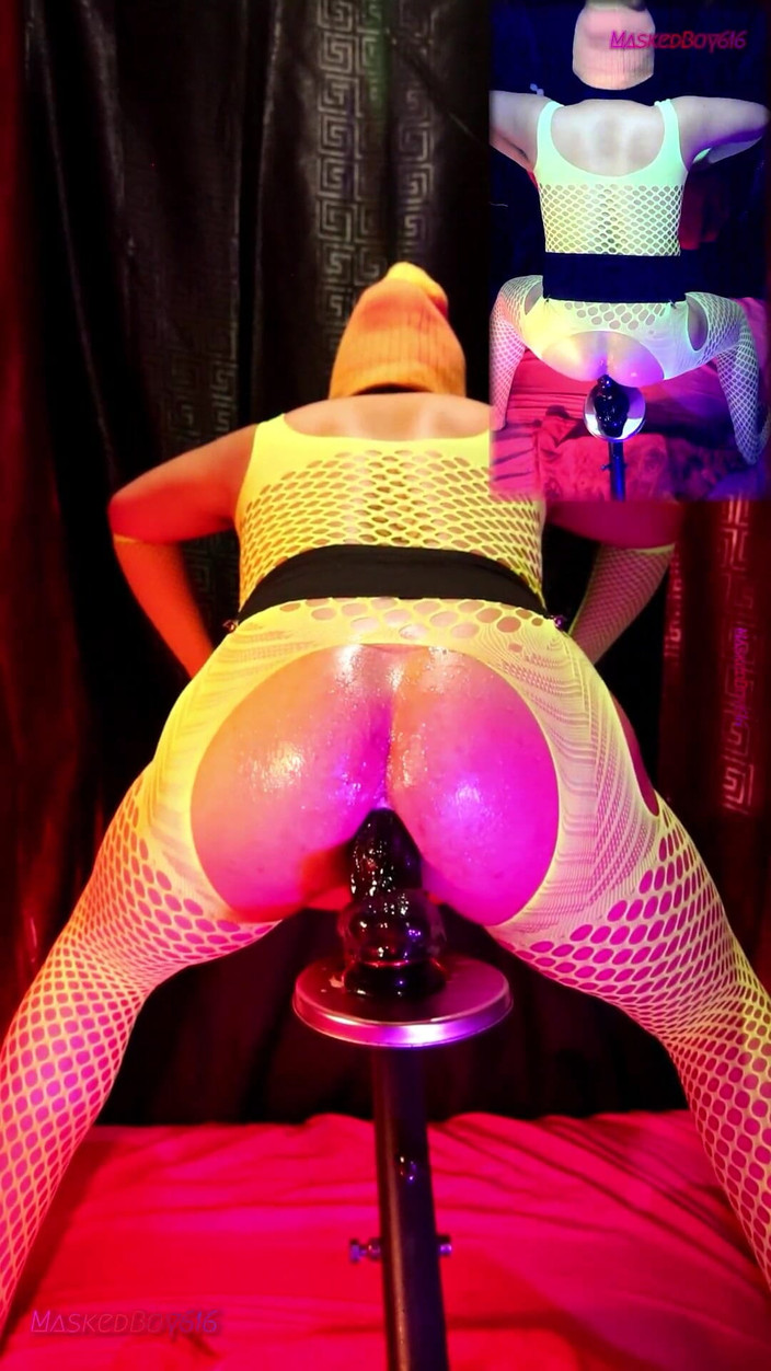 Maskedboy616: Подпрыгивая моя смазанная маслом, в желтом флуоресцентном нижнем белье 1