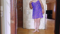 Kitty_Cross: Sissy comel bergambar dengan lollipop gergasi di atas katil