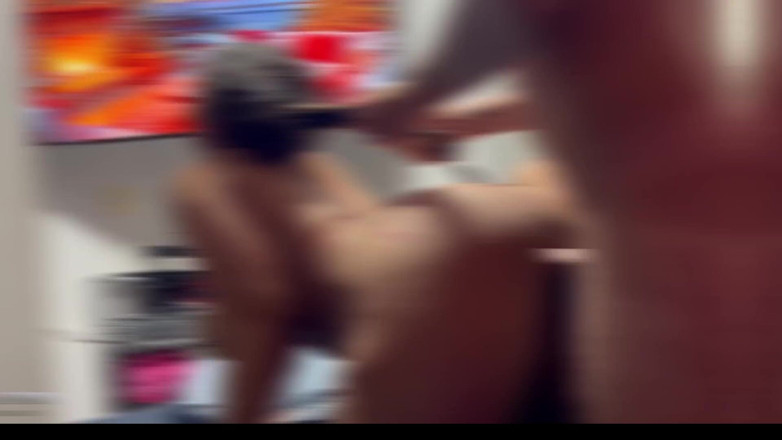 Bigboobssex: 在我们独自一人的时候操我丰满的印度继妹真是太棒了，我们达到了多次高潮