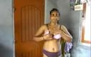 Middle Aged Sex: Indisk riktig hembiträde som frestar mig av bröst pressade och...