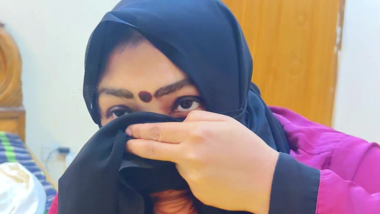 Aria Mia: POV: Arab muzułmańska pokojówka zobacz kutas szefa, kiedy ona łóżko czysta,...