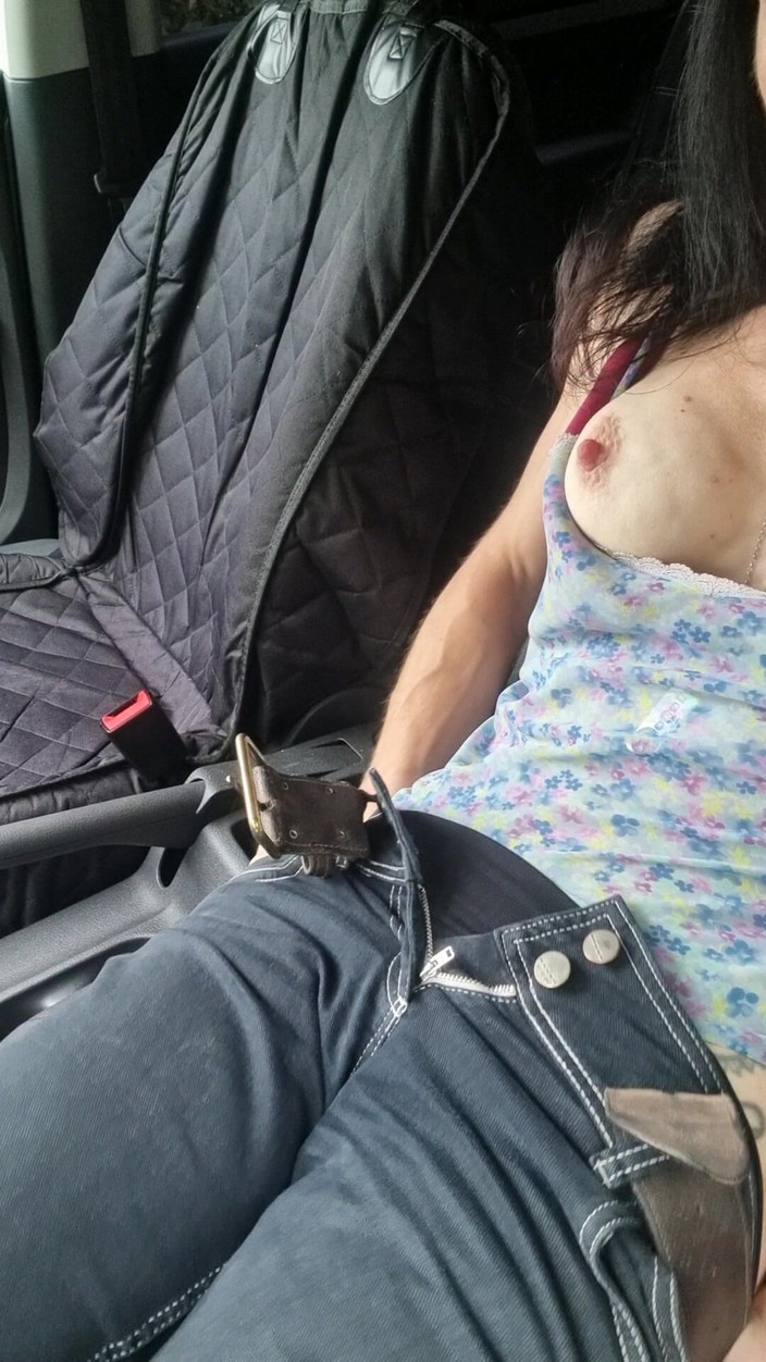 Demelza: Public Agent: Aku lagi sange berat, aku pengen banget muncrat...