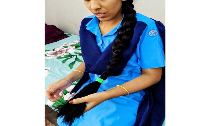 Bobbypranav: 印度女大学生穿着制服被干并射精