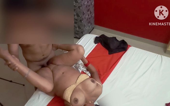 Bebi sonai: Hintli teyze otel odasında sert seks büyük göğüsler büyük göt...