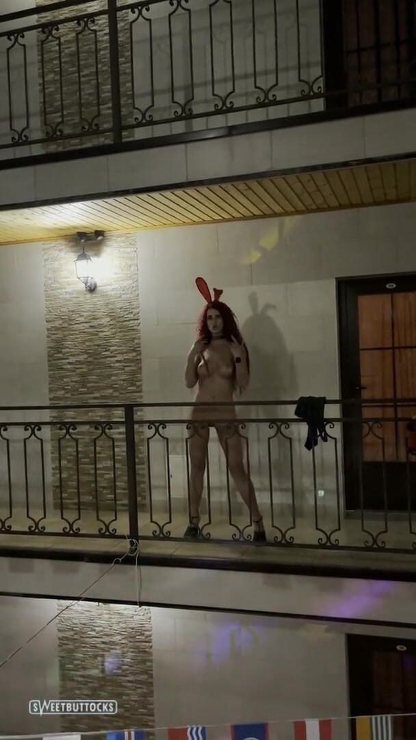 SweetButtocks: Tanec nahý v hotelu