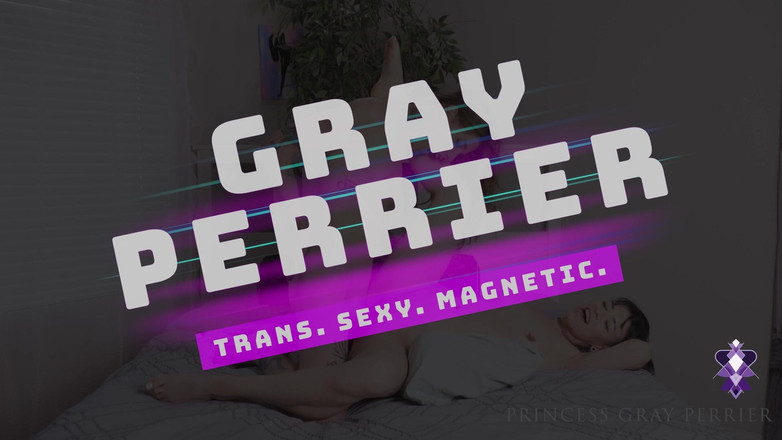Gray Perrier: Ragazza trans scopa e sborra dentro una figa stretta