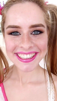 Süße blondine lilly Ford pOV keine hände, blowjob und spermaschlucken
